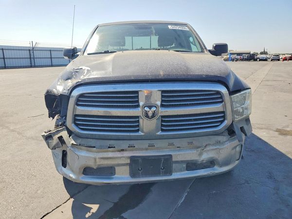 2016 RAM 1500 SLT