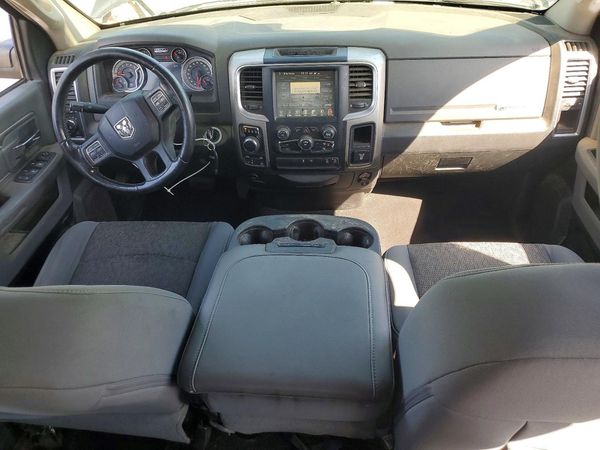 2016 RAM 1500 SLT