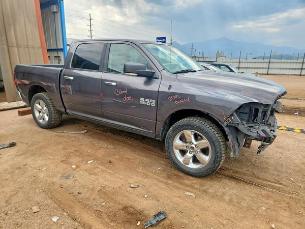 2017 RAM 1500 SLT