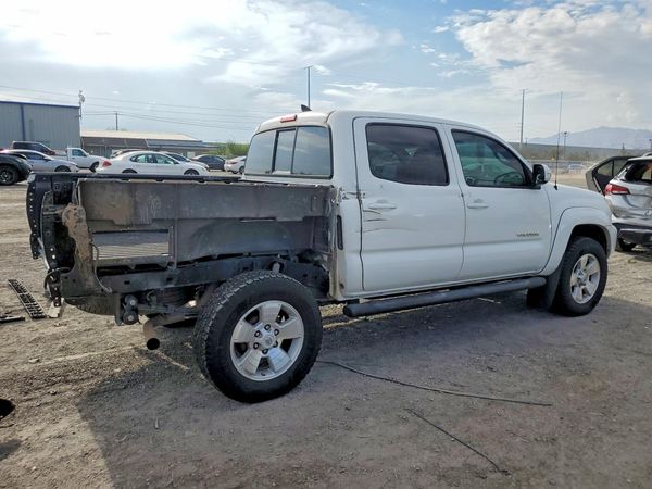 2015 TOYOTA TACOMA Delux Grade