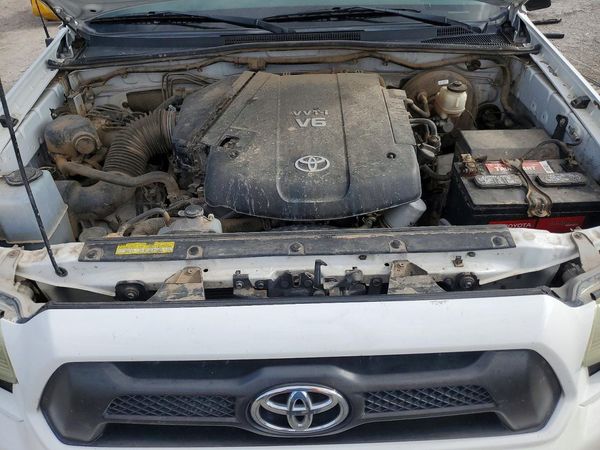 2015 TOYOTA TACOMA Delux Grade
