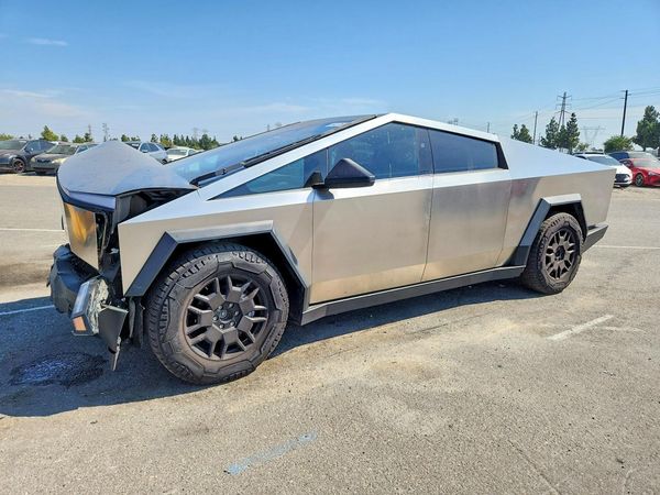 2024 TESLA CYBERTRUCK
