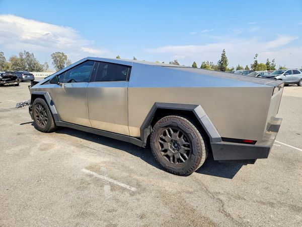 2024 TESLA CYBERTRUCK