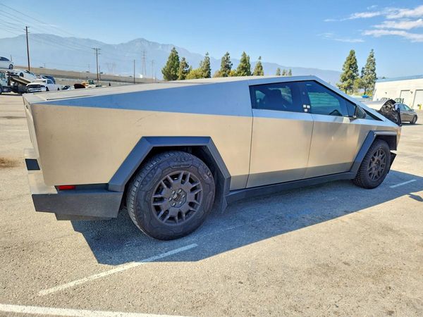 2024 TESLA CYBERTRUCK