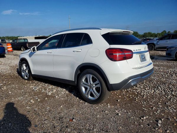 2020 MERCEDES-BENZ GLA
