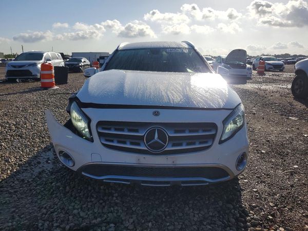 2020 MERCEDES-BENZ GLA