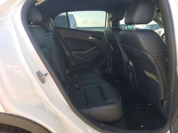 2020 MERCEDES-BENZ GLA