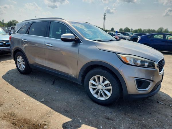 2017 KIA SORENTO L, LX