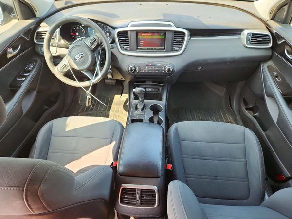 2017 KIA SORENTO L, LX
