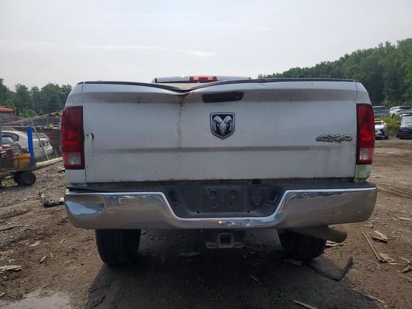 2018 RAM 2500 ST CREW CAB 4X4