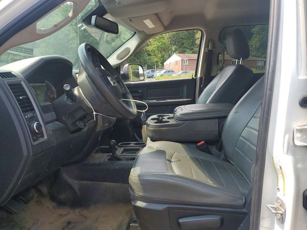 2018 RAM 2500 ST CREW CAB 4X4