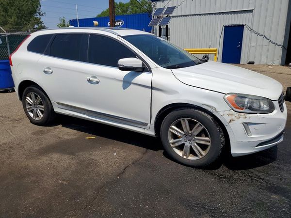 2016 VOLVO XC60