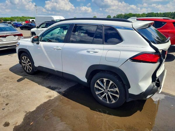 2024 TOYOTA COROLLA CROSS XLE