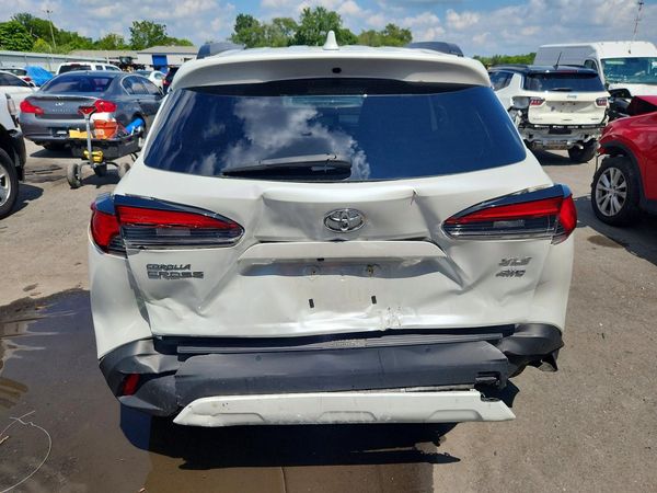 2024 TOYOTA COROLLA CROSS XLE