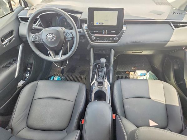 2024 TOYOTA COROLLA CROSS XLE
