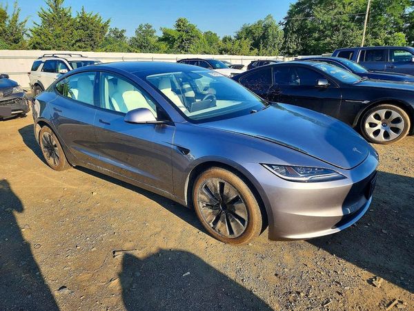 2025 TESLA MODEL 3