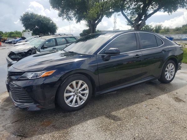 2019 TOYOTA CAMRY