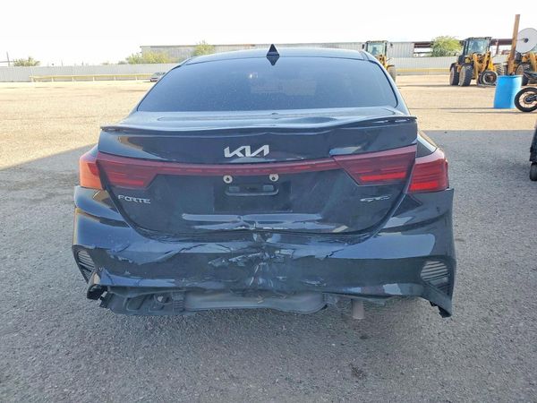 2022 KIA FORTE GT Line