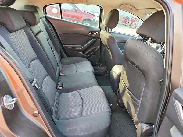 2015 MAZDA 3 Touring/GS