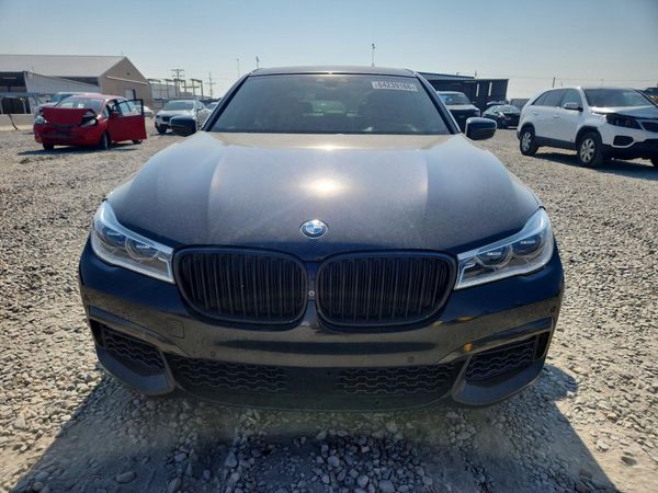 2016 BMW 750 xDrive