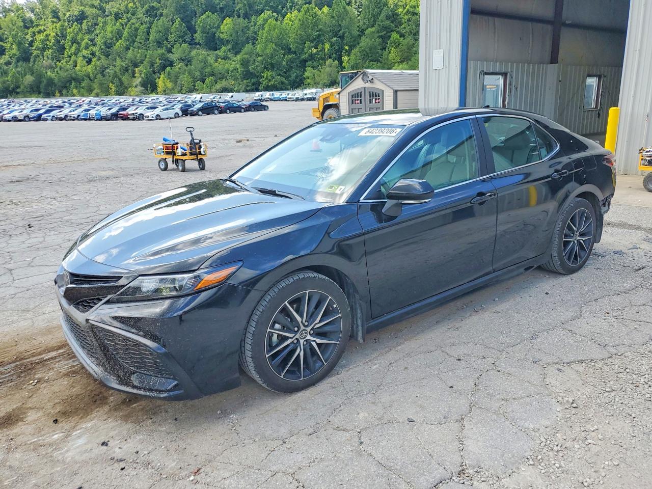 2023 TOYOTA CAMRY SE — Front 3/4