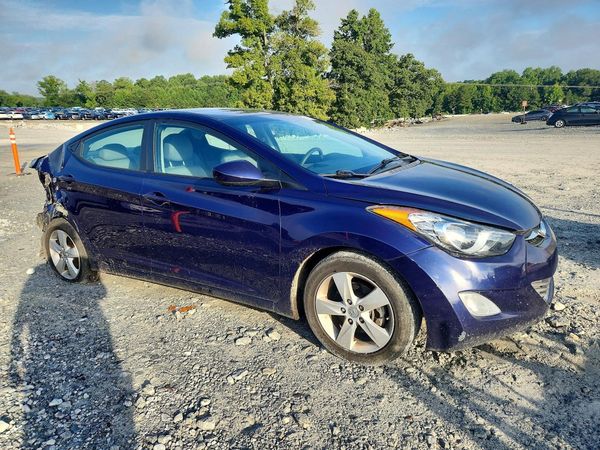 2013 HYUNDAI ELANTRA