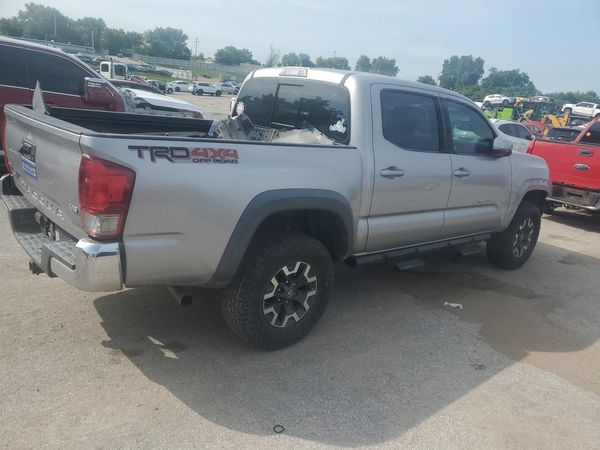 2017 TOYOTA TACOMA