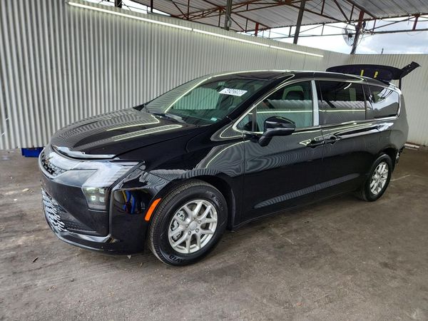 2027 CHRYSLER PACIFICA — DSFA — Front 3/4