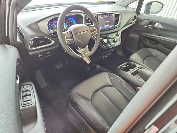 2027 CHRYSLER PACIFICA Select — CKPT
