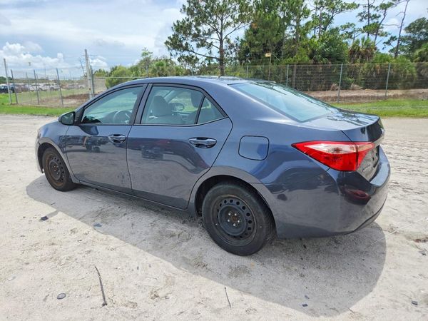 2017 TOYOTA COROLLA