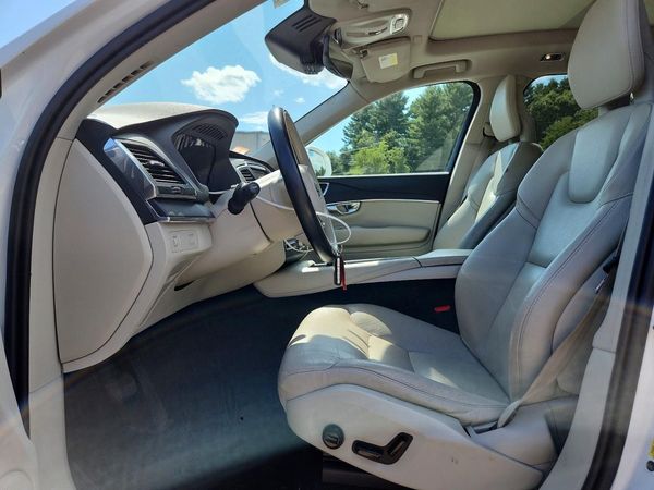 2020 VOLVO XC90