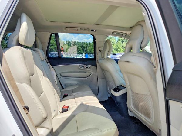 2020 VOLVO XC90
