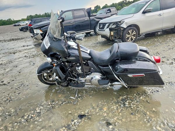 2019 HARLEY-DAVIDSON FLHTCU