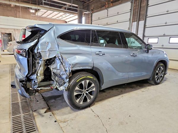 2022 TOYOTA HIGHLANDER
