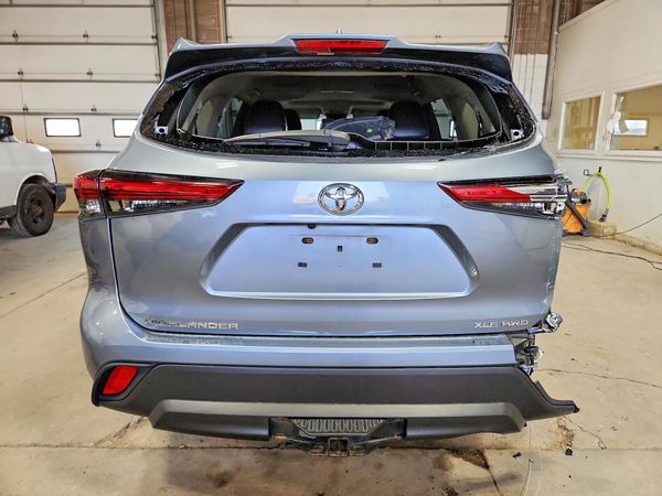2022 TOYOTA HIGHLANDER