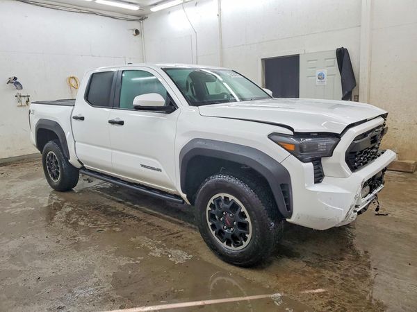2025 TOYOTA TACOMA