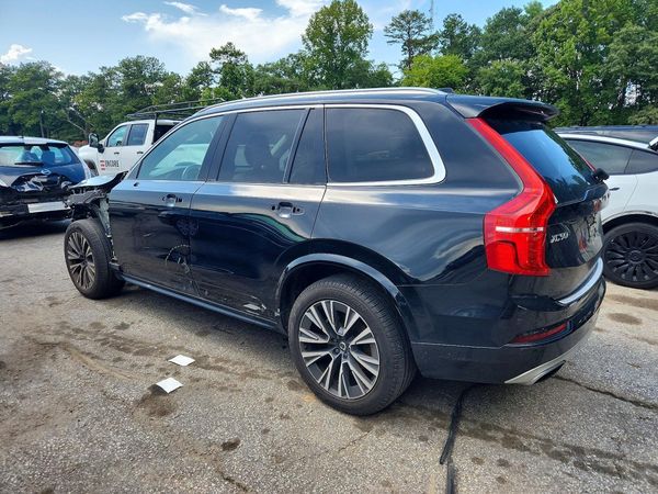 2021 VOLVO XC90 Momentum