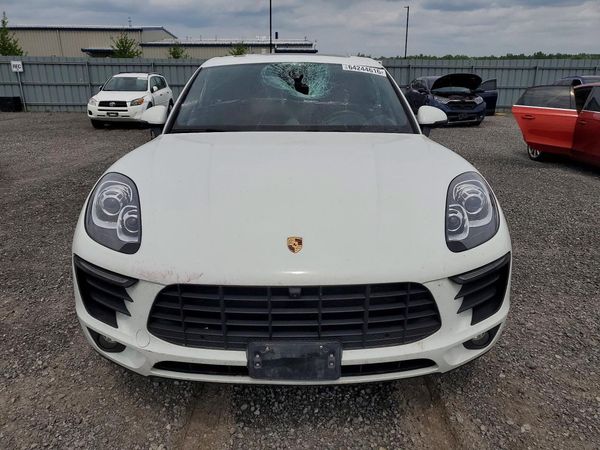2018 PORSCHE MACAN
