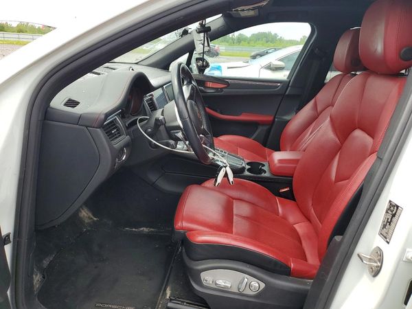 2018 PORSCHE MACAN
