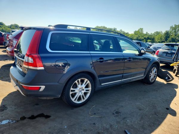 2016 VOLVO XC70