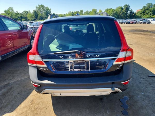 2016 VOLVO XC70