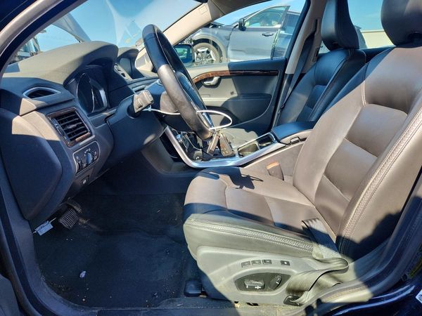 2016 VOLVO XC70