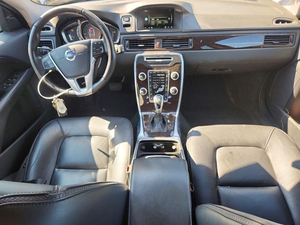 2016 VOLVO XC70