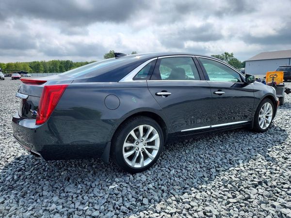 2016 CADILLAC XTS Luxury
