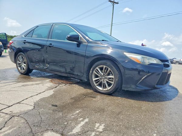 2016 TOYOTA CAMRY