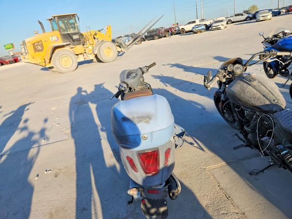 2018 VESPA SCOOTER — DIRR