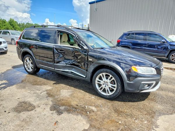 2016 VOLVO XC70