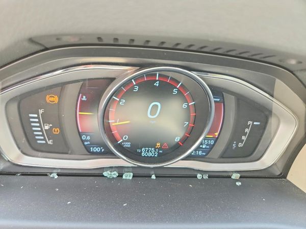 2016 VOLVO XC70