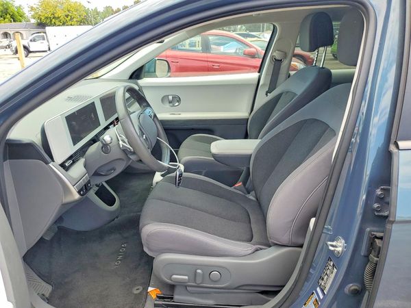2024 HYUNDAI IONIQ SEL