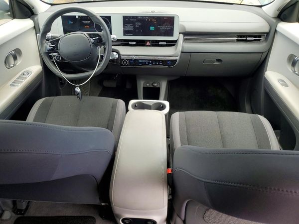 2024 HYUNDAI IONIQ SEL